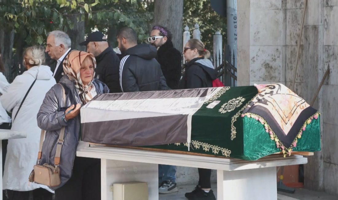 Veli GÜLCAN- Uğur GÜLBOY İSTANBUL, -SARIYER’de 6’ncı kattaki evinin balkonundan