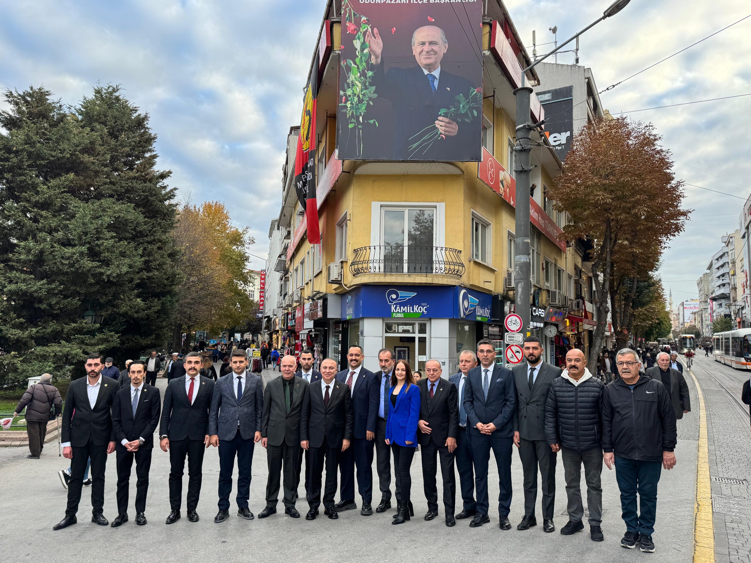 MHP’li Yönter, partisinin Eskişehir teşkilatını ziyaret etti