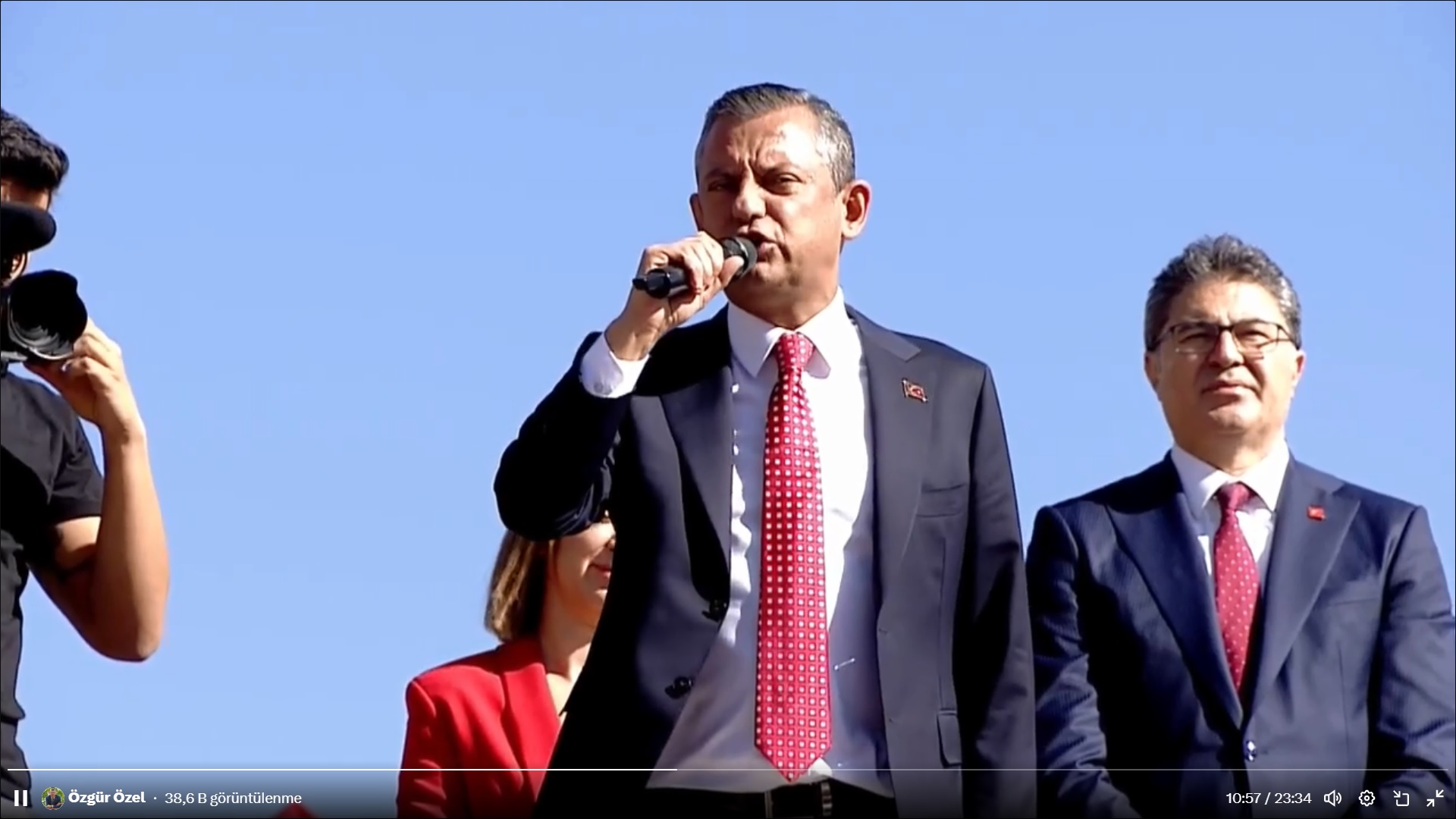 Özgür Özel: Şehit analarının rızası olmayacak hiçbir şeyin tarafında değiliz