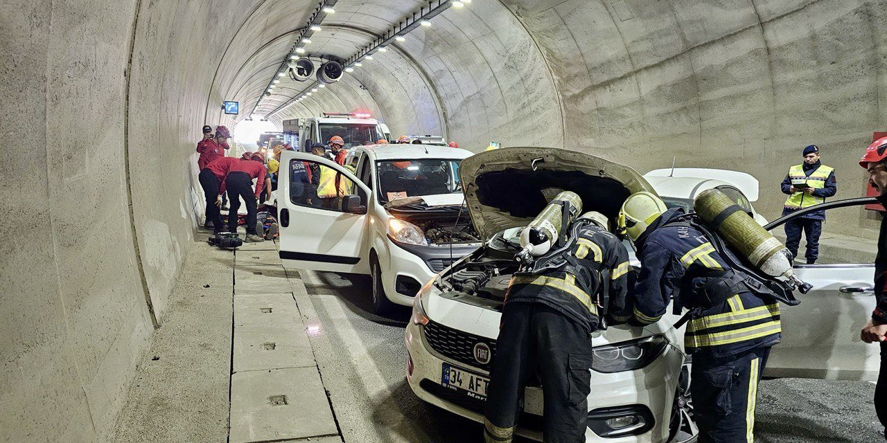 Kahramanmaraş'ta Sıkışmalı Trafik Kazası Tatbikatı Yapıldı 25517