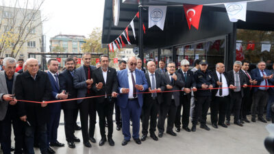 Dulkadiroğlu Belediyesi, uzun süredir ihmal edilen parkların yenilenmesi kapsamında önemli