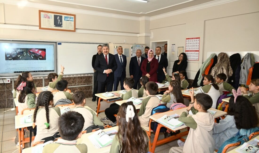 Vali Dr. Erdinç Yılmaz, 24 Kasım Öğretmenler Günü etkinlikleri kapsamında