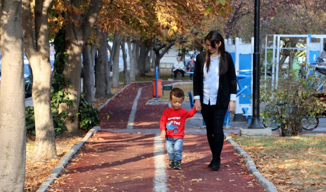 Ruken KADIOĞLU-Canberk ÖZTÜRK/ANKARA, – ANKARA’da, kalıtsal bir cücelik hastalığı olan