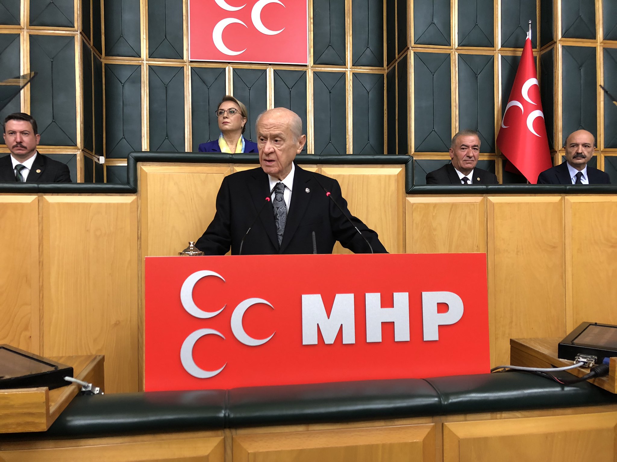 Bahçeli: İmralı'yla DEM grubu arasında yüz yüze temasın gecikmeksizin yapılmasını bekliyoruz