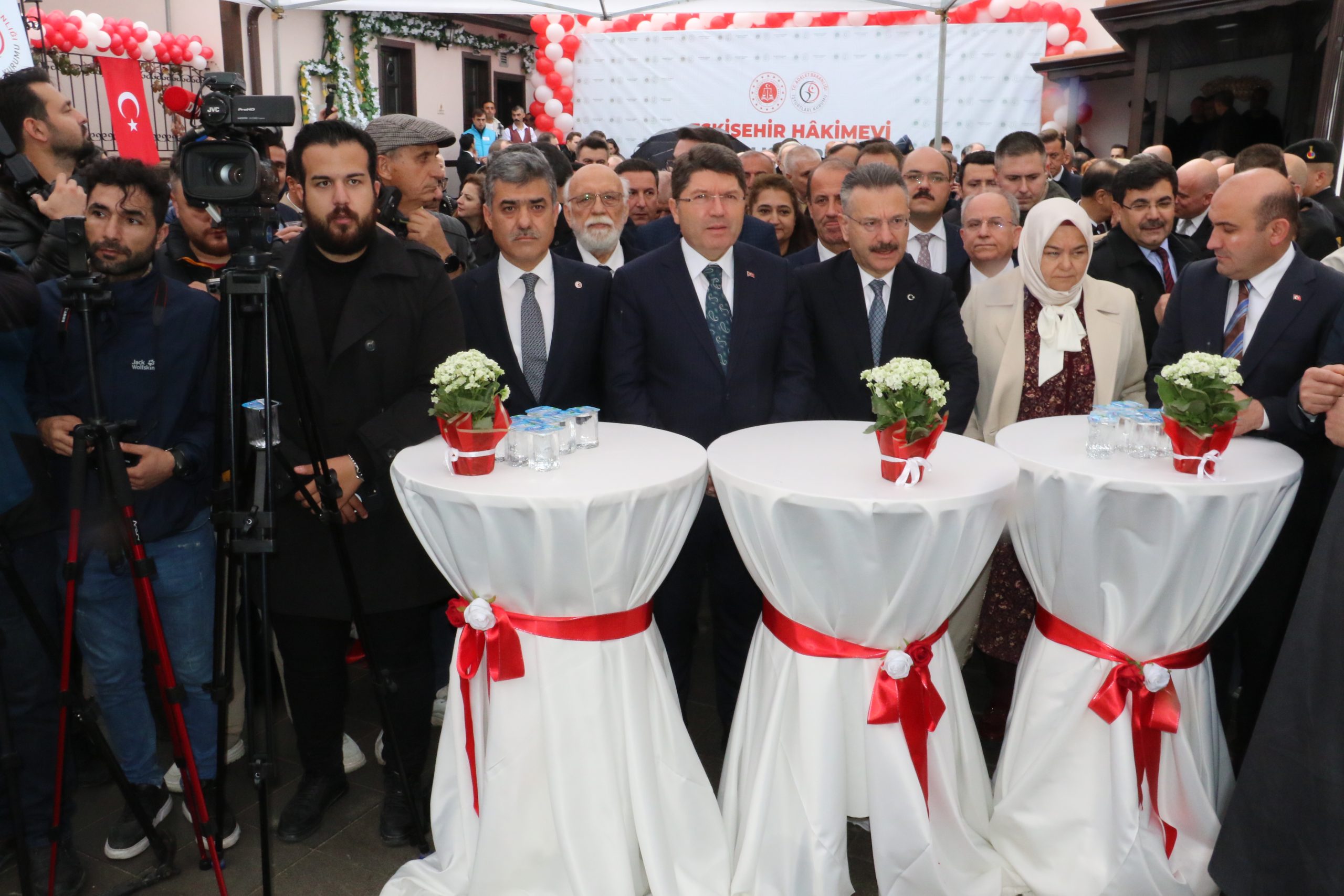 Bakan Tunç: Soruşturmaları 'yargı tacizi' şeklinde değerlendirmek şuursuz bir harekettir (2)