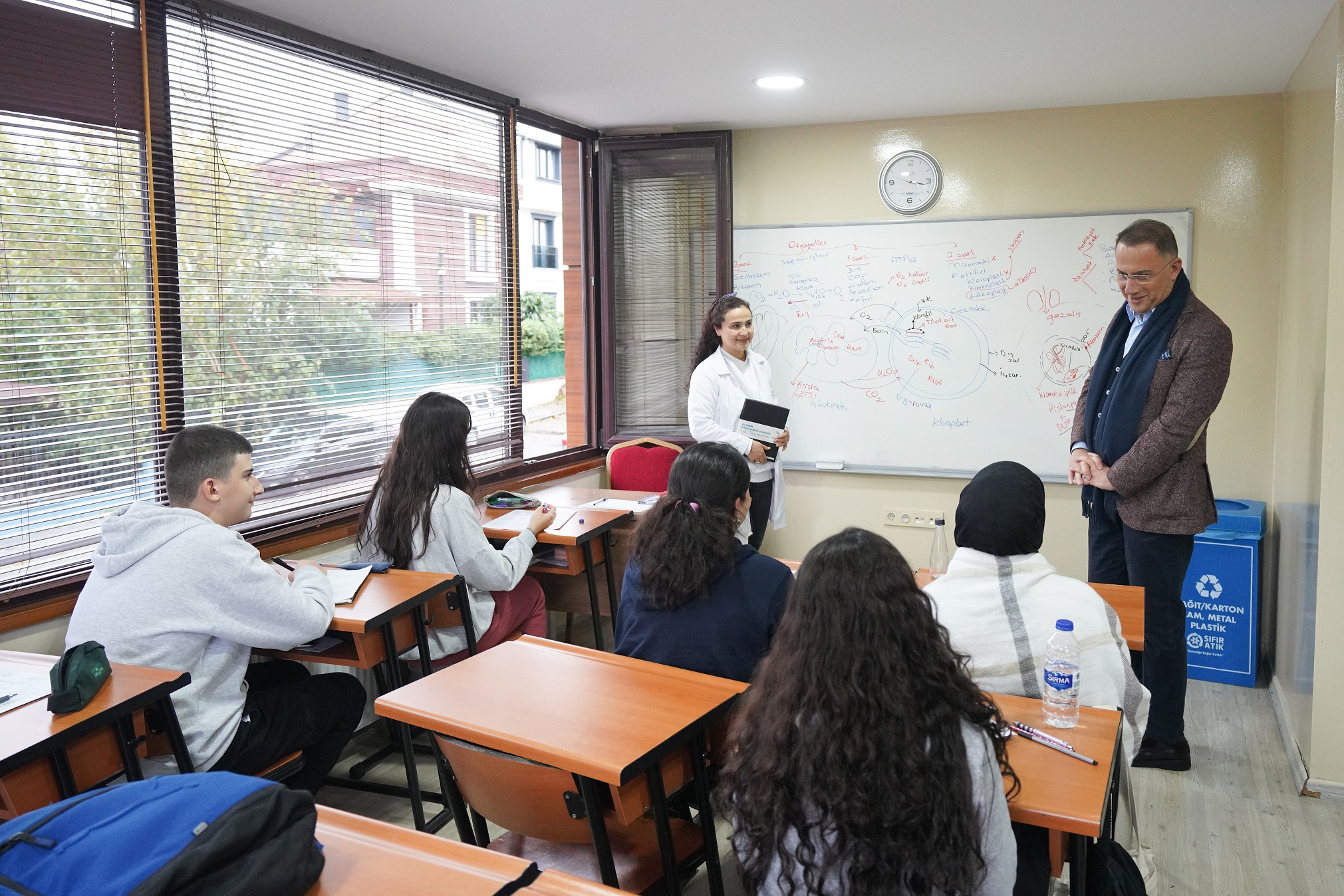 Beylikdüzü Belediye Başkanı Çalık, ilçedeki öğretmenlerle bir araya geldi