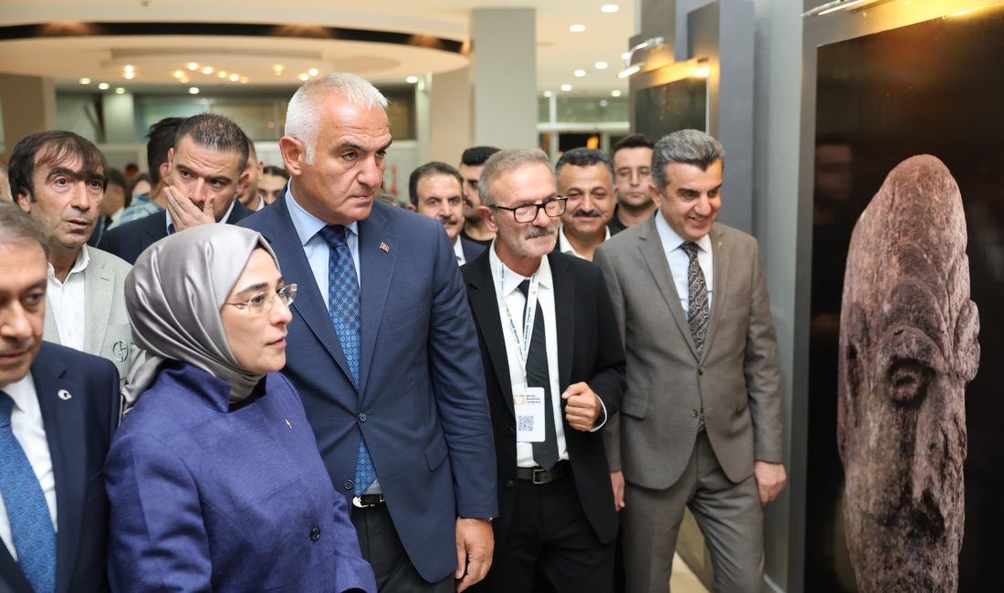 Ali LEYLAK- Ömer ŞULUL/ ŞANLIURFA, – DÜNYA Neolitik Kongresi, Şanlıurfa’da