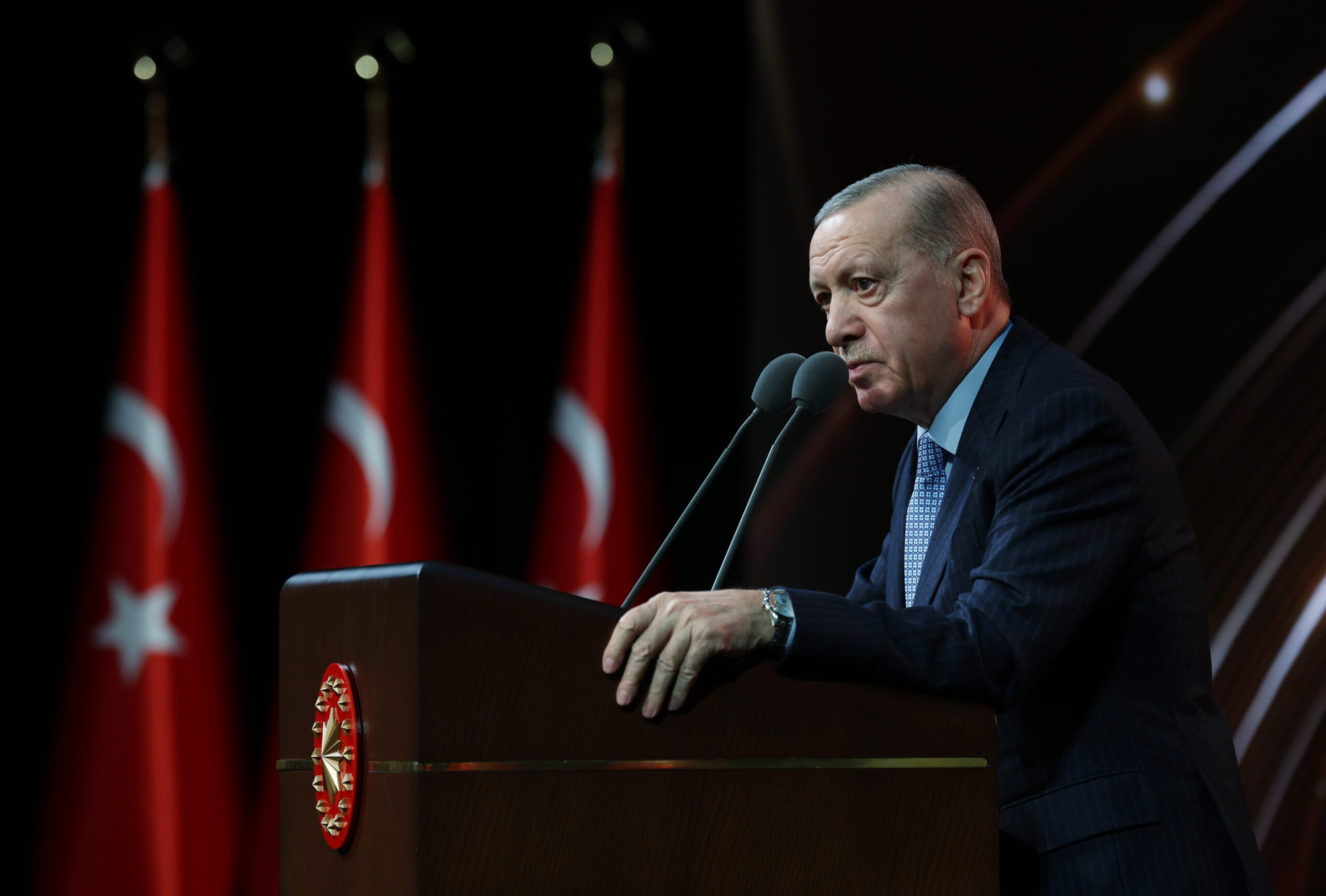 Erdoğan: 'K pop'u çok iyi bilen ama sanat yıldızlarımıza aşina olmayan gençlerimizi gördükçe endişeleniyoruz