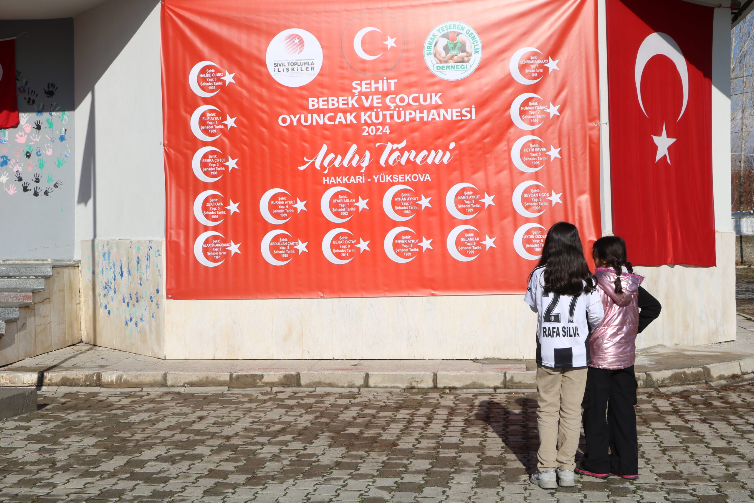 Hakkari'de Şehit Bebek ve Çocuk Oyuncak Kütüphanesi açıldı