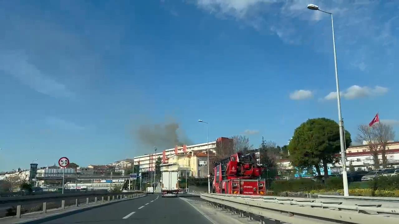 İstanbul İstanbul Eğitim ve Araştırma Hastanesi'nde yangın 2 / Ek görüntü