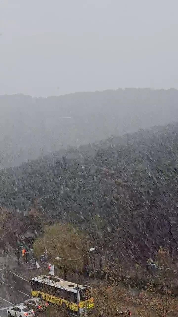 İstanbul İstanbul'da kar yağışı başladı 2 / Ek görüntüyle