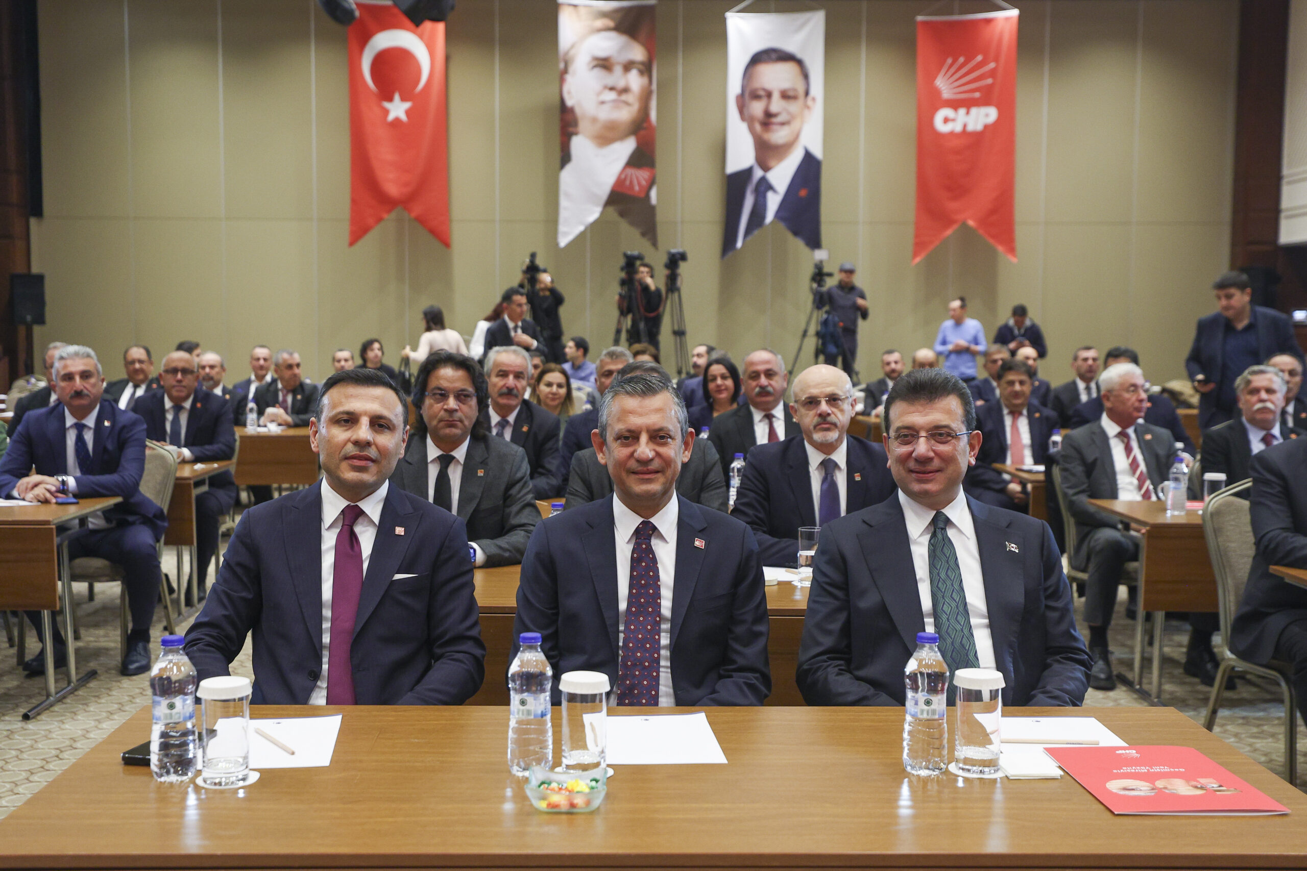 İstanbul Özgür Özel: Esenyurt'ta da aynı demokratik tepkiyi verdik; vermeye de devam edeceğiz