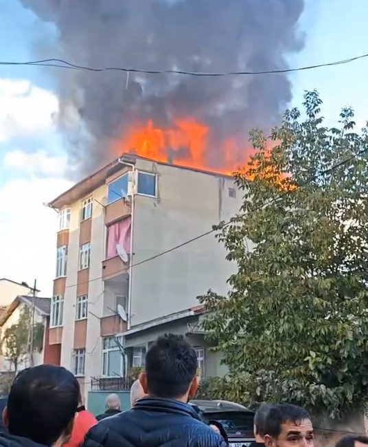 İSTANBUL, – ÜMRANİYE Kazım Karabekir Mahallesi’nde 4 katlı binanın 4’üncü
