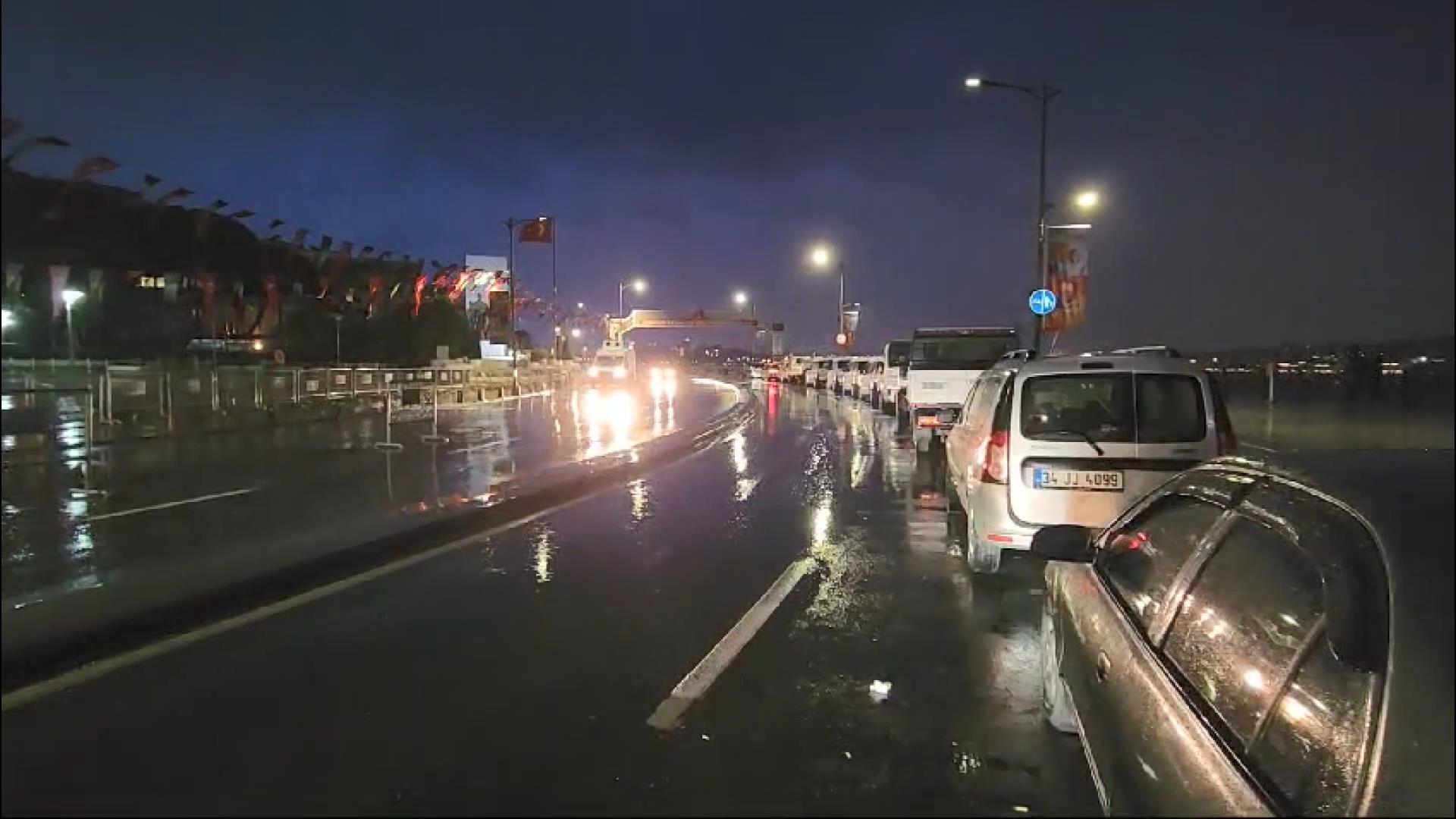 İstanbul Zeytinburnu'nda sağanak yağış