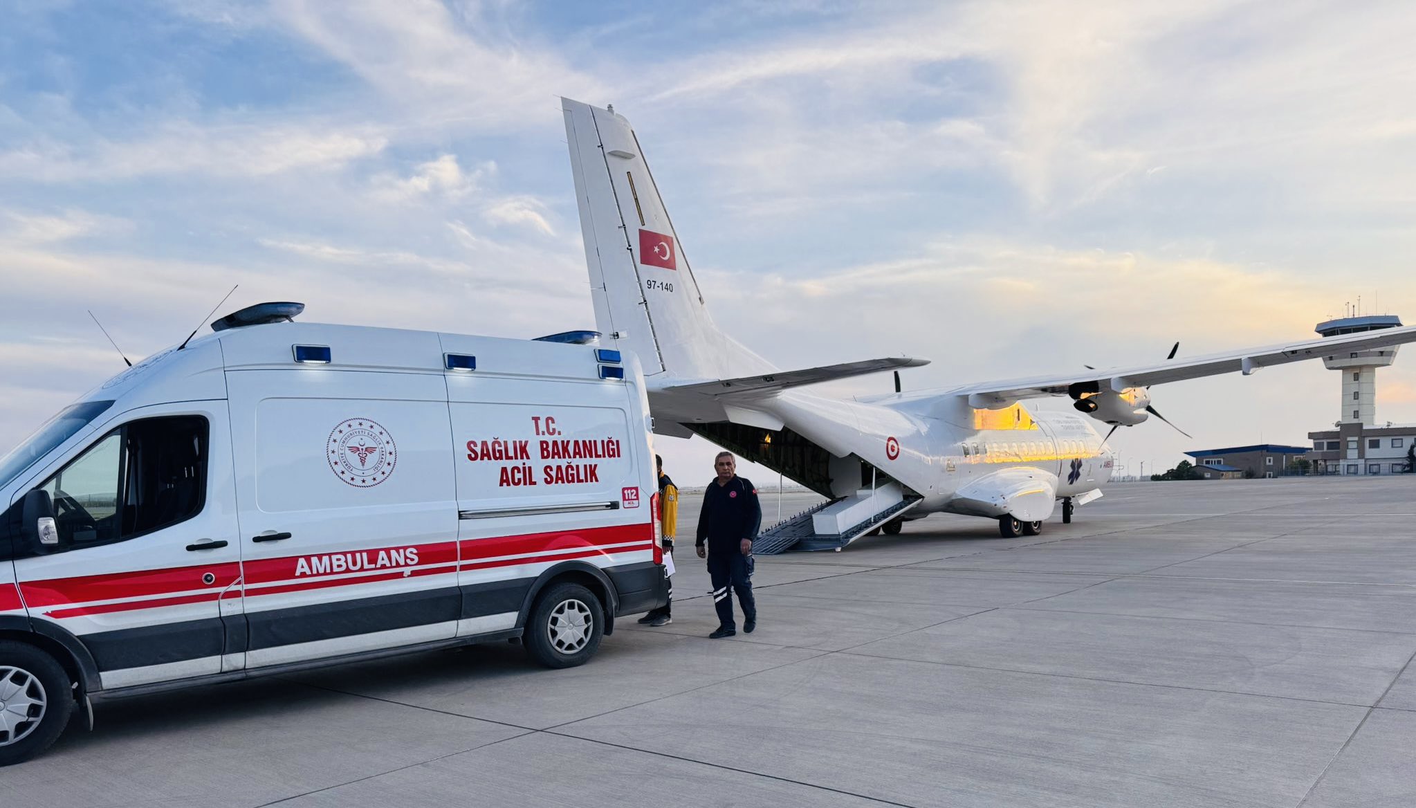 Mardin'de ambulans uçak, Delal bebek için havalandı