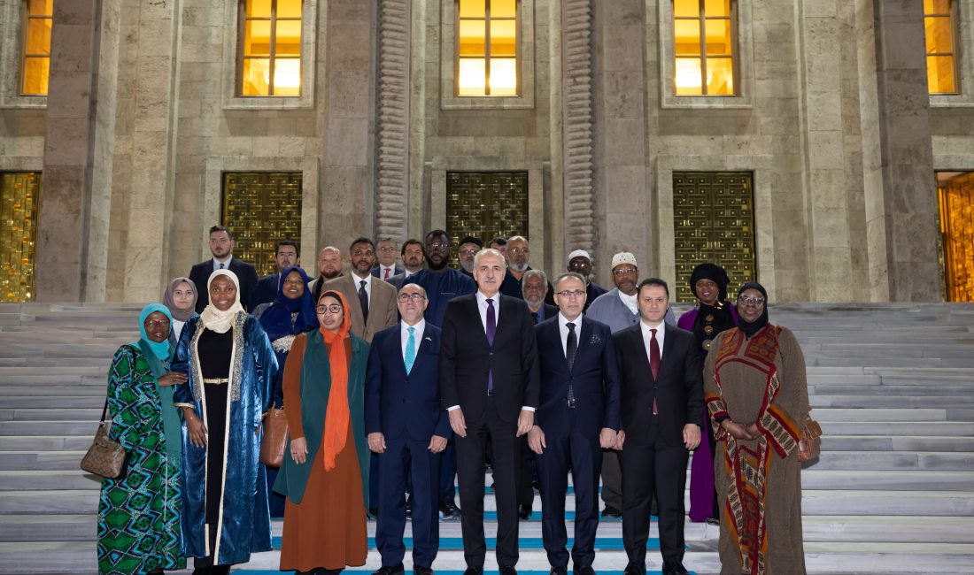 TBMM Başkanı Kurtulmuş, Amerikalı Müslüman kanaat önderlerini kabul etti ANKARA, – TÜRKİYE Büyük Millet Meclisi (TBMM) Başkanı Numan Kurtulmuş,
