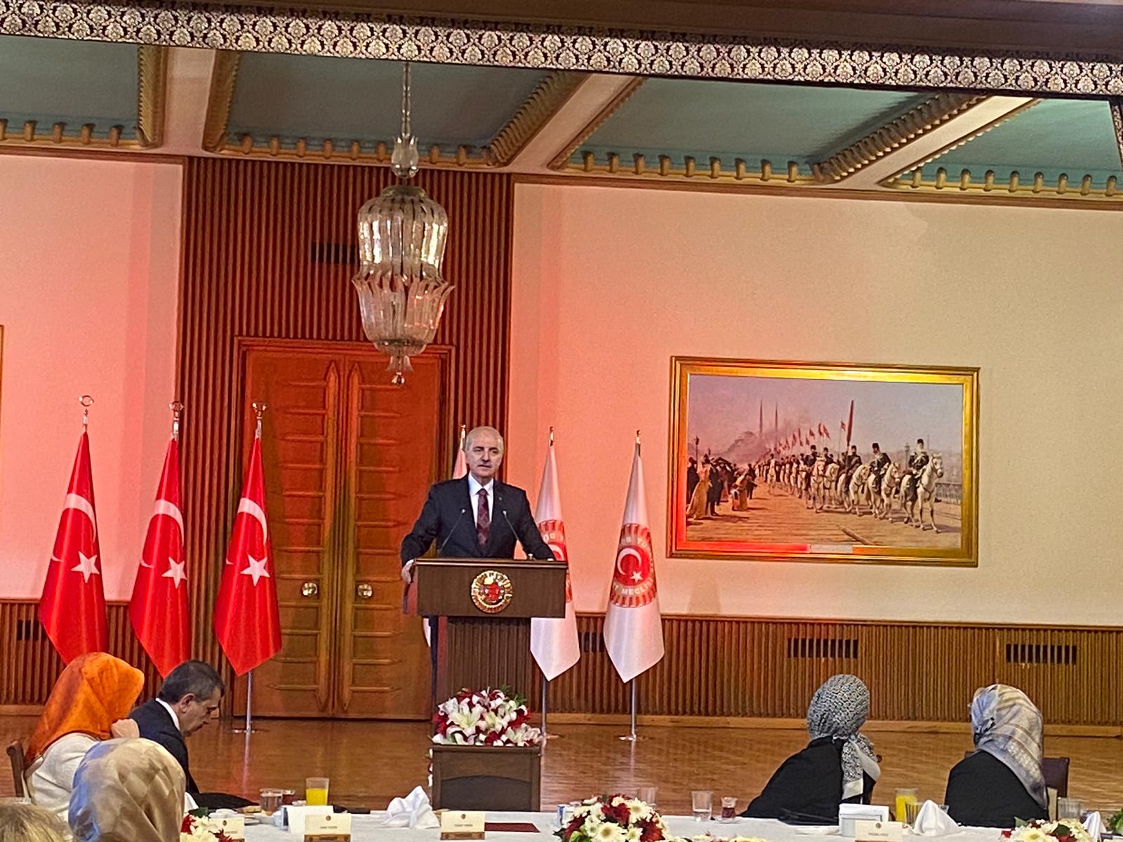 TBMM Başkanı Kurtulmuş: Türkiye'nin ihtiyacı olan bilgileri gençlerimize öğreteceğiz