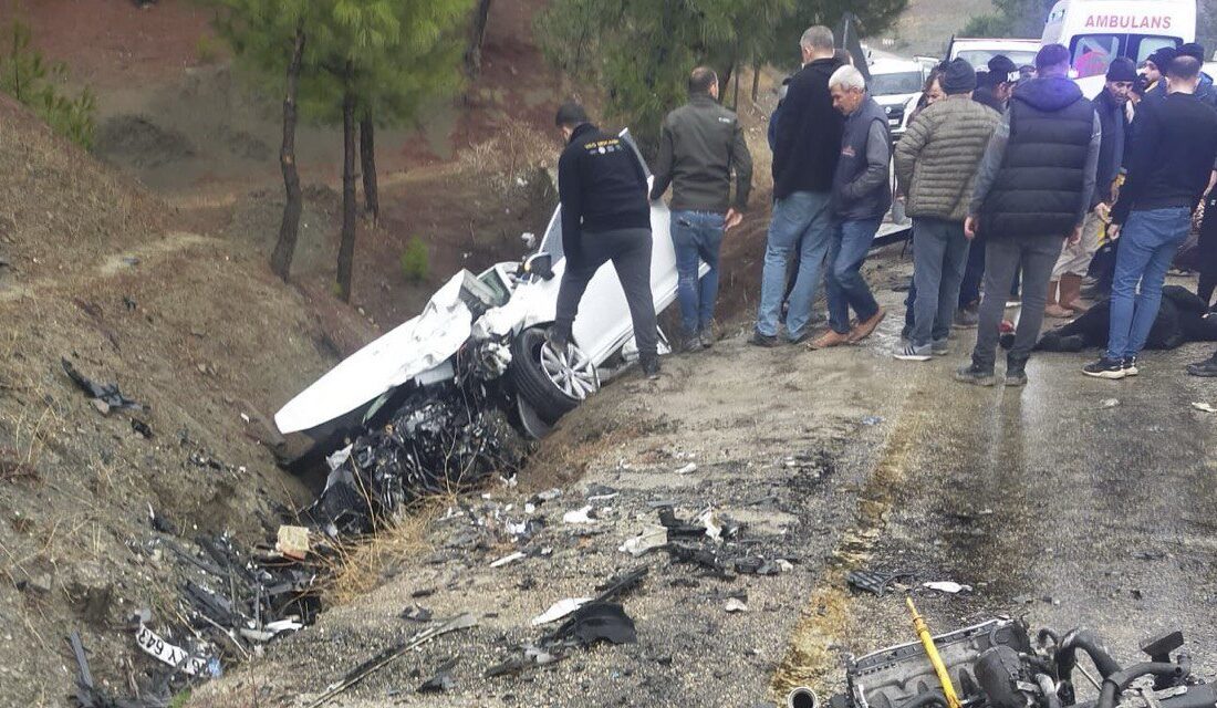 Kahramanmaraş’ın Andırın ilçesinde otomobil