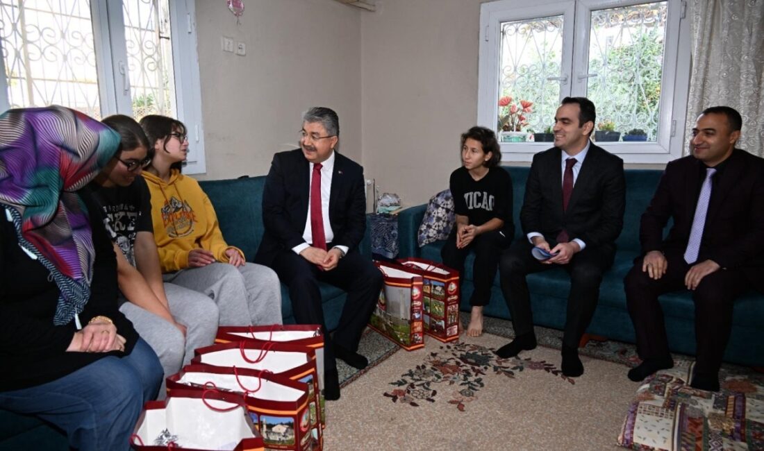 Osmaniye Valisi Dr. Erdinç Yılmaz, bu haftaki ziyaretinde üç çocuklu