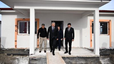 Vali Dr. Erdinç Yılmaz, yapımı devam eden Dereli Köy Konutlarında