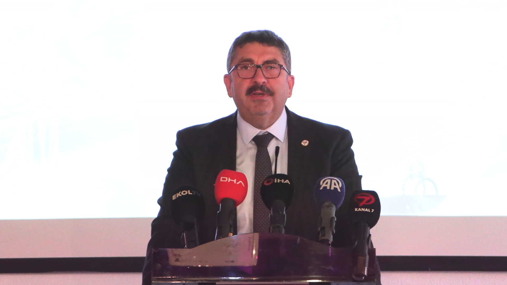 Ankara'da 'Türkiye'nin Sivil Anayasa Yolculuğu Projesi' tanıtıldı