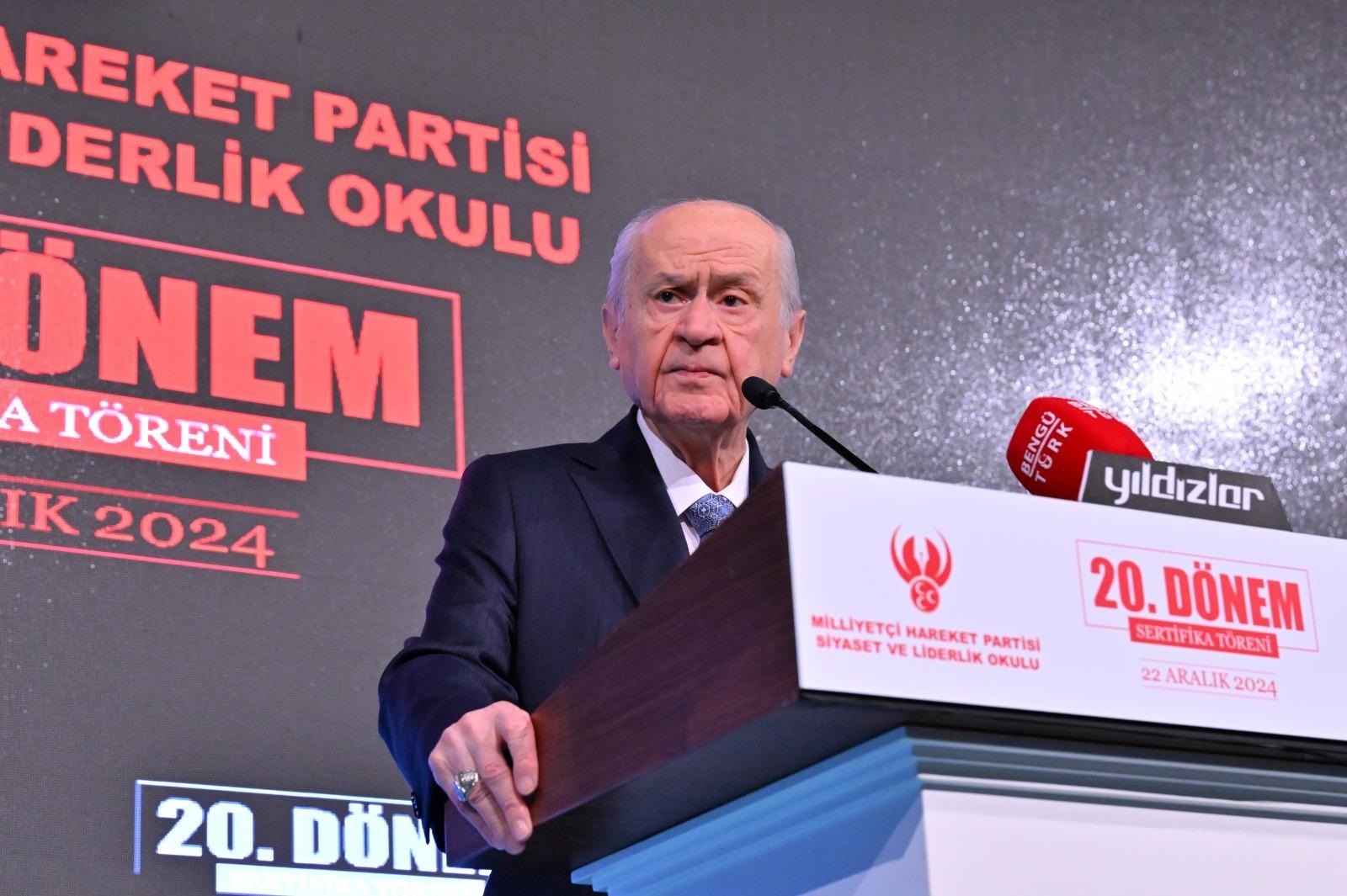 Bahçeli: İmralı ile sağlanacak görüşmeler sonucunda terör örgütünün lağvedildiği açıklanmalı