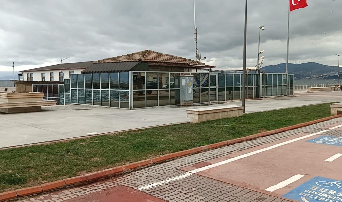 Esra TÜRKER/ BURSA, – DEM Partili milletvekilleri Sırrı Süreyya Önder