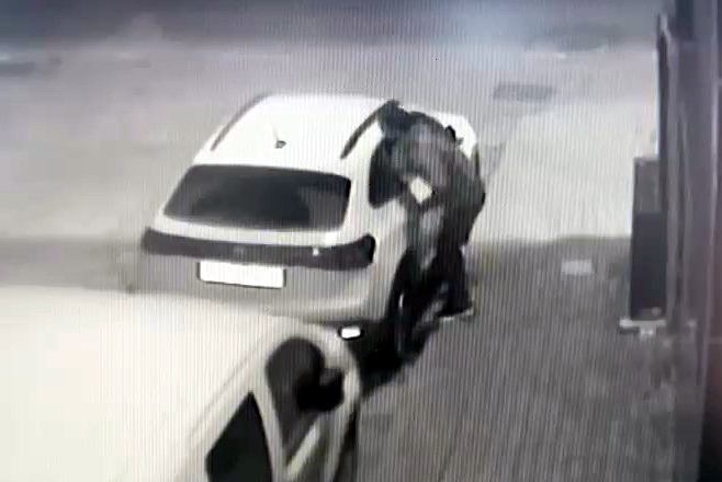 İhsan DÖRTKARDEŞ/İSTANBUL, – AVCILAR’da park halindeki 7 aracın camlarını kıran