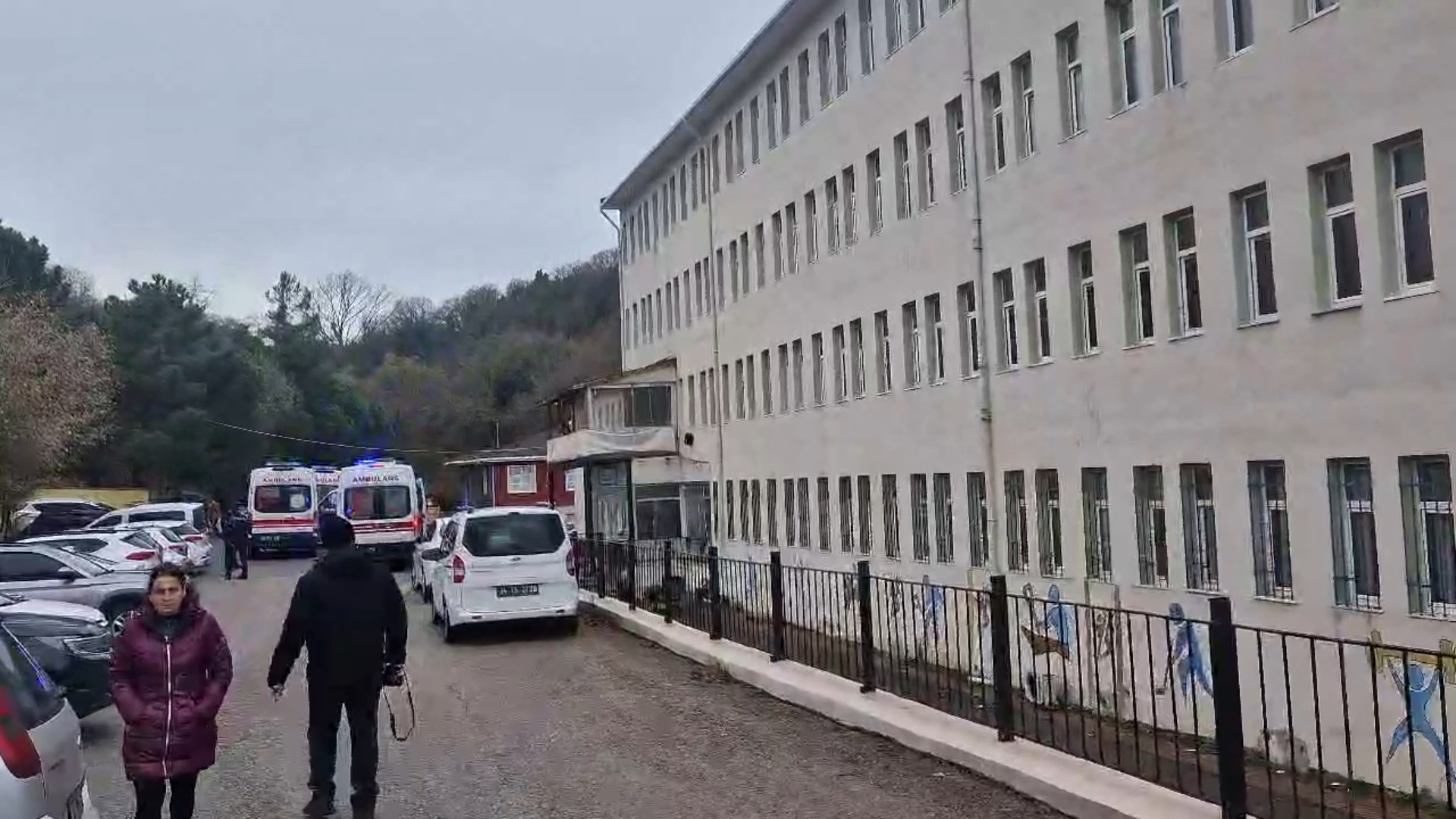 İstanbul Şile'de 51 öğrenci gıda zehirlenmesi şüphesiyle hastaneye kaldırıldı