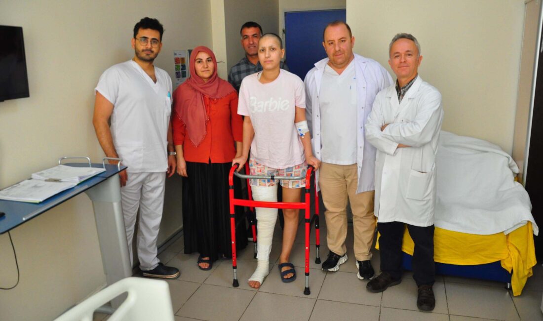 Ersan ERDOĞAN/MANİSA, – MANİSA’da yaşayan ve tümör nedeniyle uyluk kemiğinin