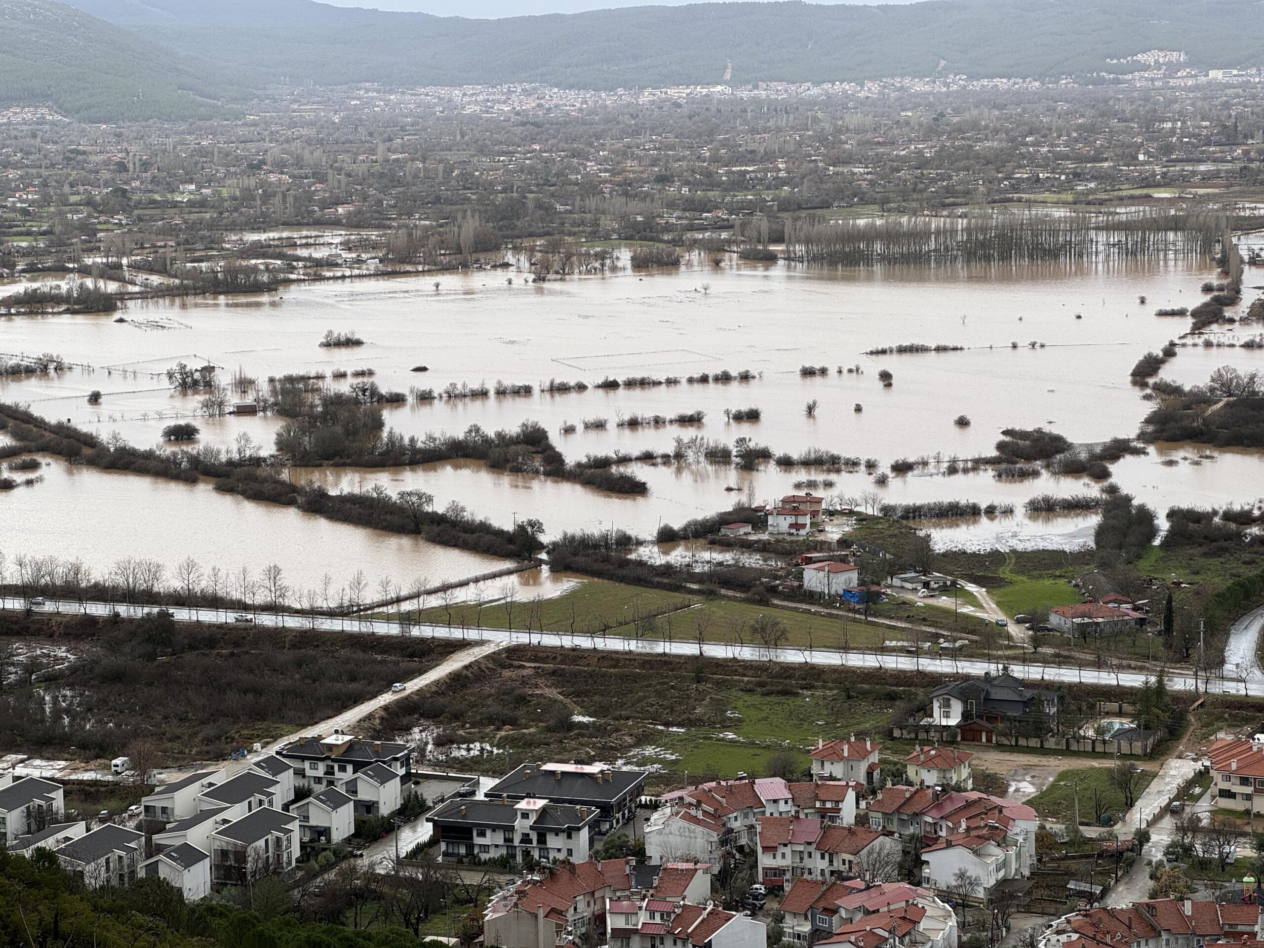 Muğla'da tarım arazileri su altında kaldı Muğla'da tarım arazileri su altında kaldı