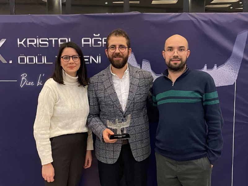 Teyit, ‘Yılın Yeni Nesil Medya Girişimi’ ödülünün sahibi oldu Teyit, ‘Yılın Yeni Nesil Medya Girişimi’ ödülünün sahibi oldu