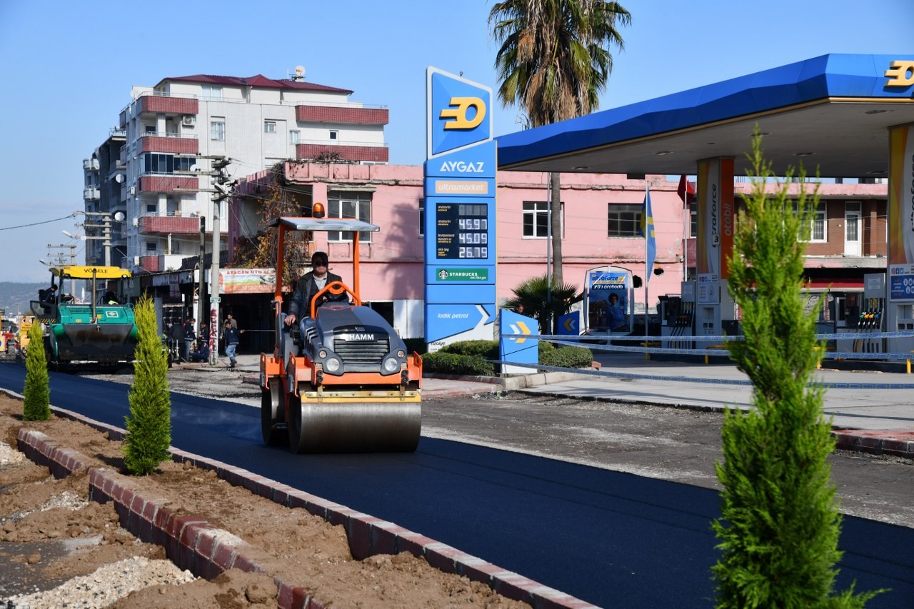 thumbnail ISKENDER TURKMEN CADDESI’NDE ASFALT SERIM CALISMALARI BASLADI (7)