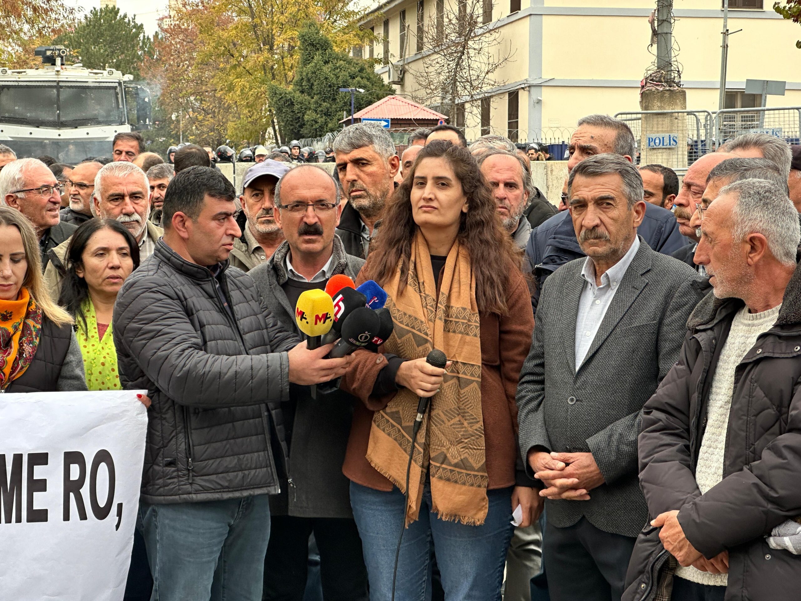 Tunceli Belediye Eş Başkanı Birsen Orhan'a tahliye