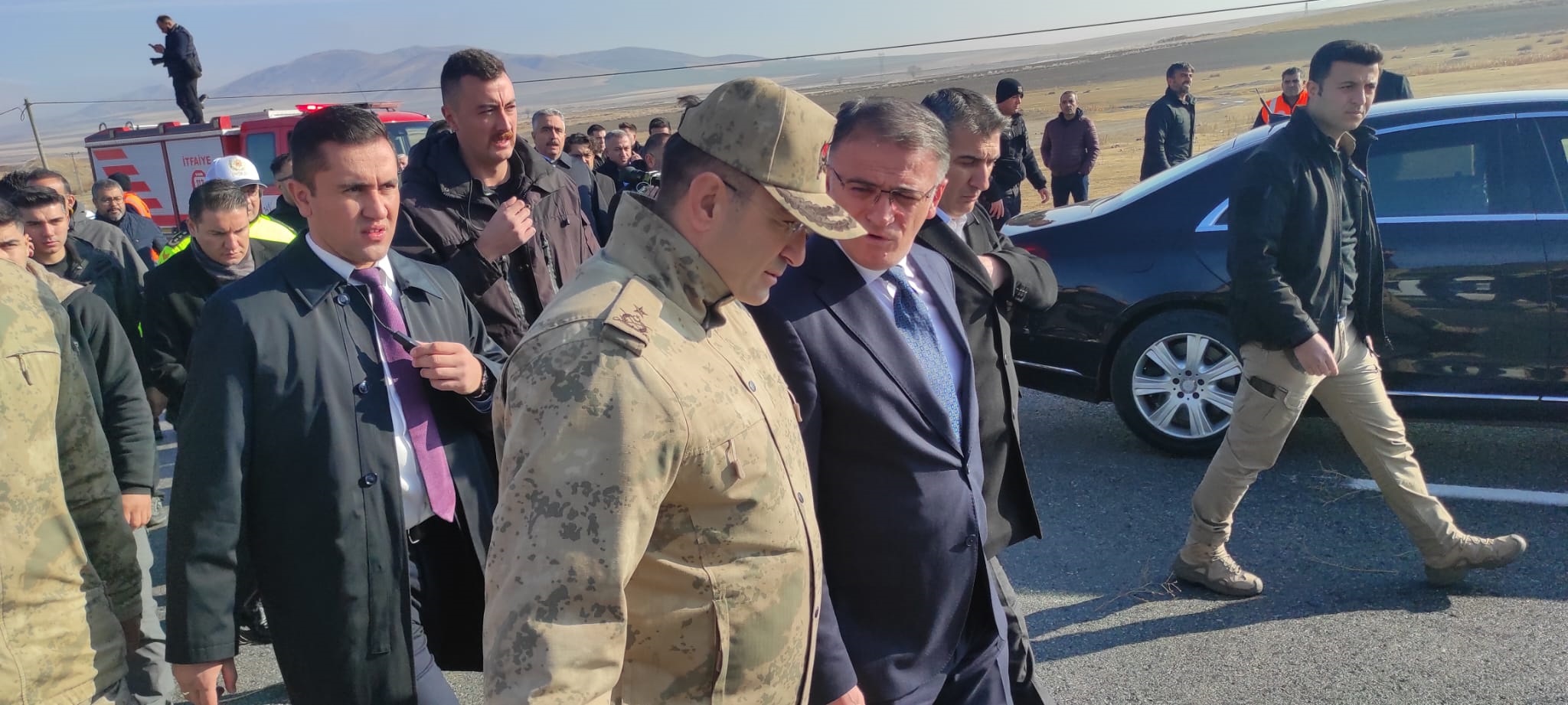Van'da 2 ayrı zincirleme kaza; 1 ölü, 51 yaralı (2)