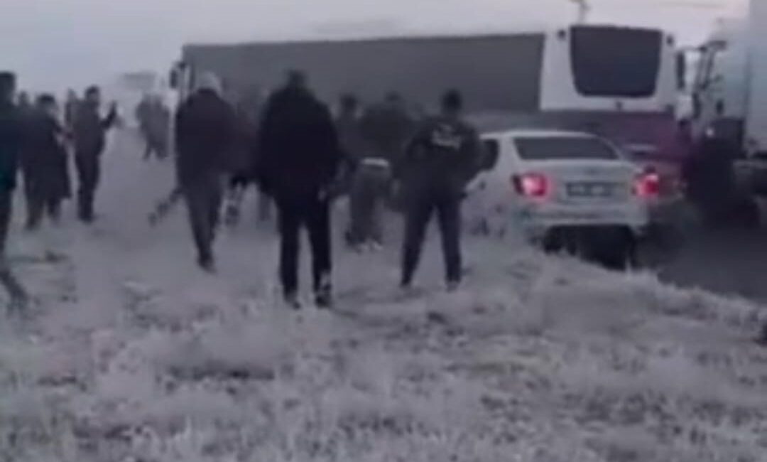KAZA KAMERADA Van-Erciş kara yolunda 1 kişinin hayatını kaybettiği, 4’ü