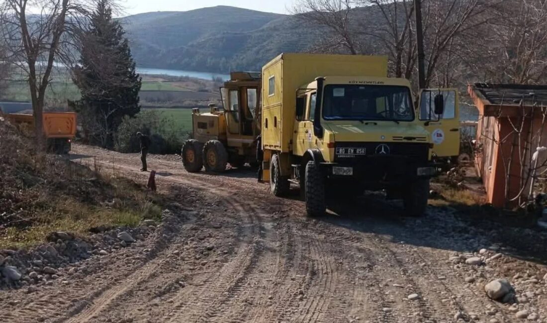 Düziçi’nde köy yollarını modernize etmek ve halkın ulaşımını kolaylaştırmak amacıyla