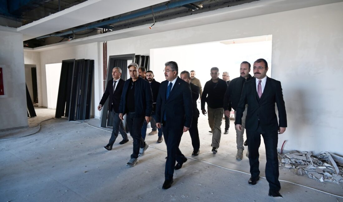 Vali Dr. Erdinç Yılmaz, Kadirli Huzurevi inşaatında inceleme ve denetlemelerde