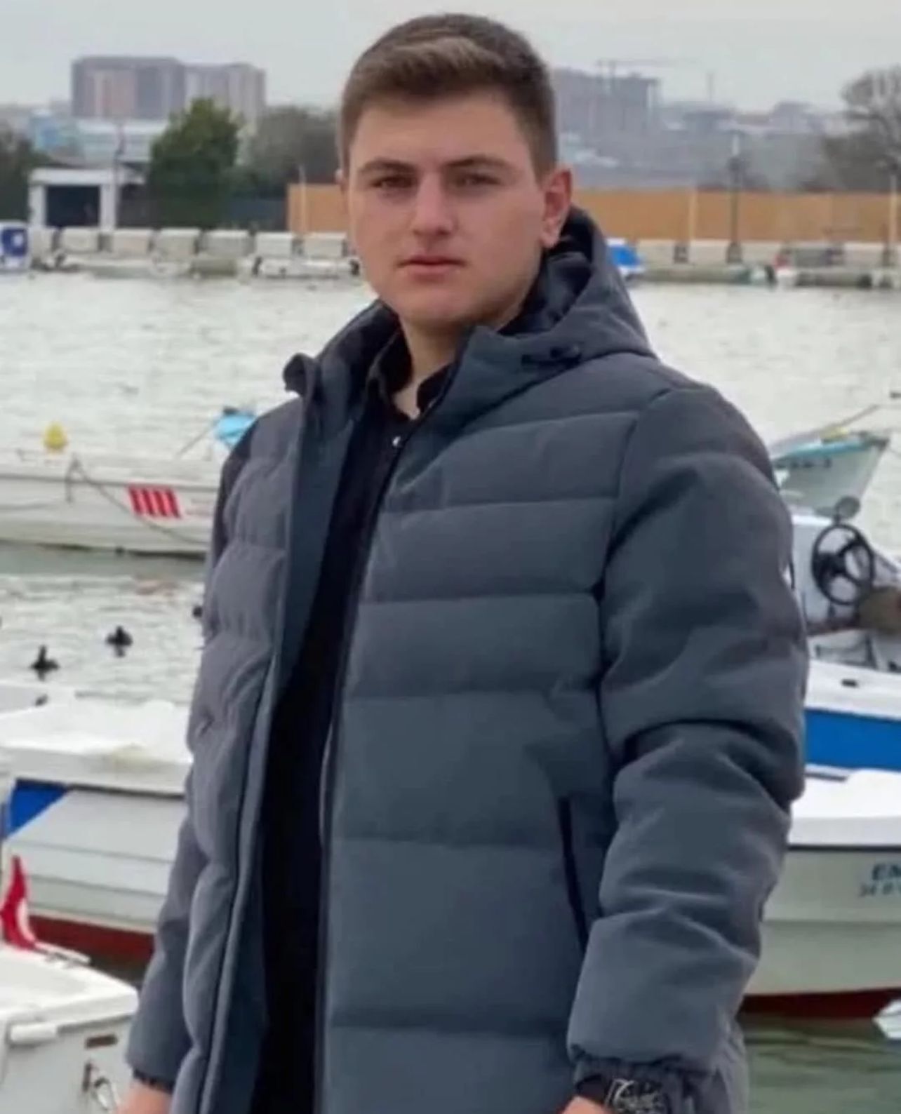 İstanbul Silivri'de 5'inci kattan kafasına kalas düşen inşaat işçisi öldü