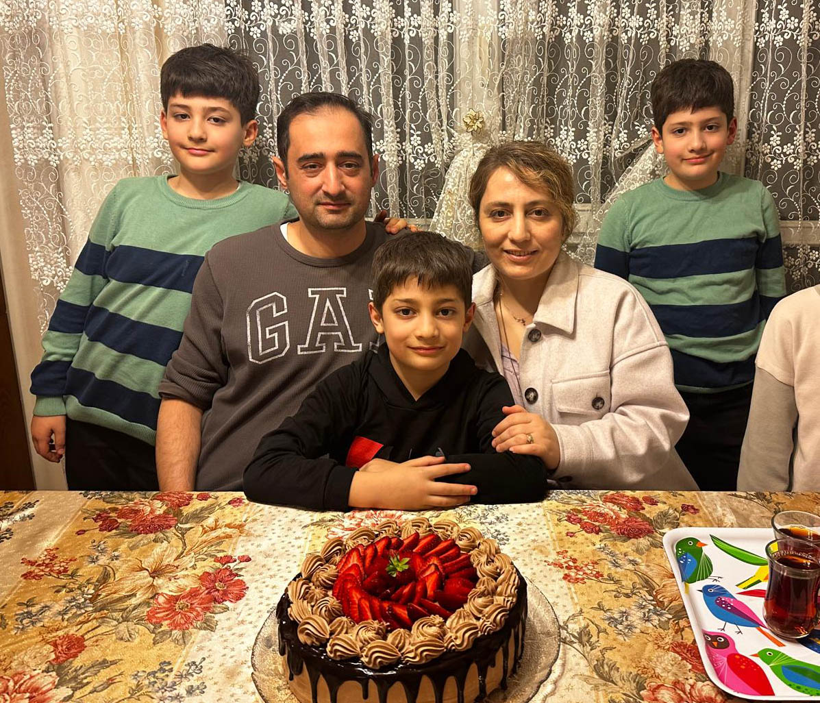 Otel yangınında ölen Vedat, ikizinin yanında toprağa verildi Otel yangınında ölen Vedat, ikizinin yanında toprağa verildi