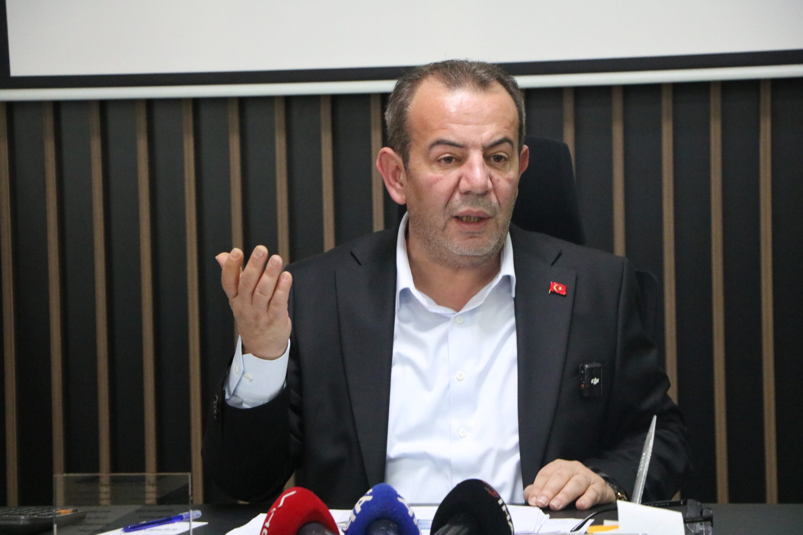 Tanju Özcan hakkındaki soruşturma, ‘Nefret ve ayrımcılık’ ile ‘Görevi kötüye kullanmak’tan yürütülecek 1 Tanju Özcan hakkındaki soruşturma, ‘Nefret ve ayrımcılık’ ile ‘Görevi kötüye kullanmak’tan yürütülecek