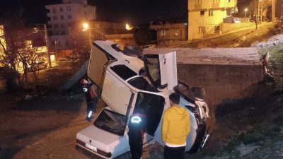Kahramanmaraş’ın Dulkadiroğlu ilçesi Yahya Kemal Mahallesi'nde meydana gelen trafik kazasında