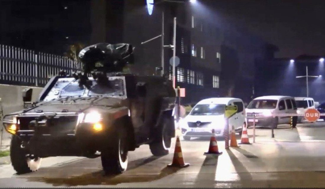 Kahramanmaraş'ta Göçmen Kaçakçılığıyla Mücadele ve Hudut Kapıları Şube Müdürlüğü ekipleri,