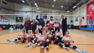 Bütün imkansızlıklara inat azim ederek önce Bölge şampiyonu oldular şimdi