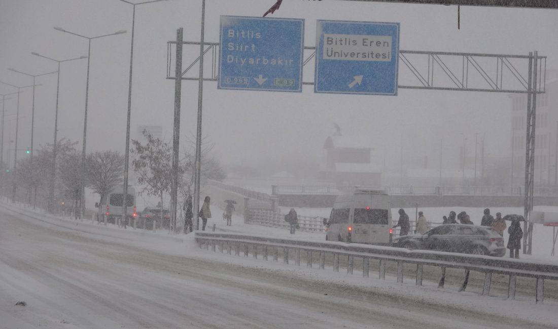 Özcan ÇİRİŞ/BİTLİS, – BİTLİS’te etkili olan kar yağışı nedeniyle 111
