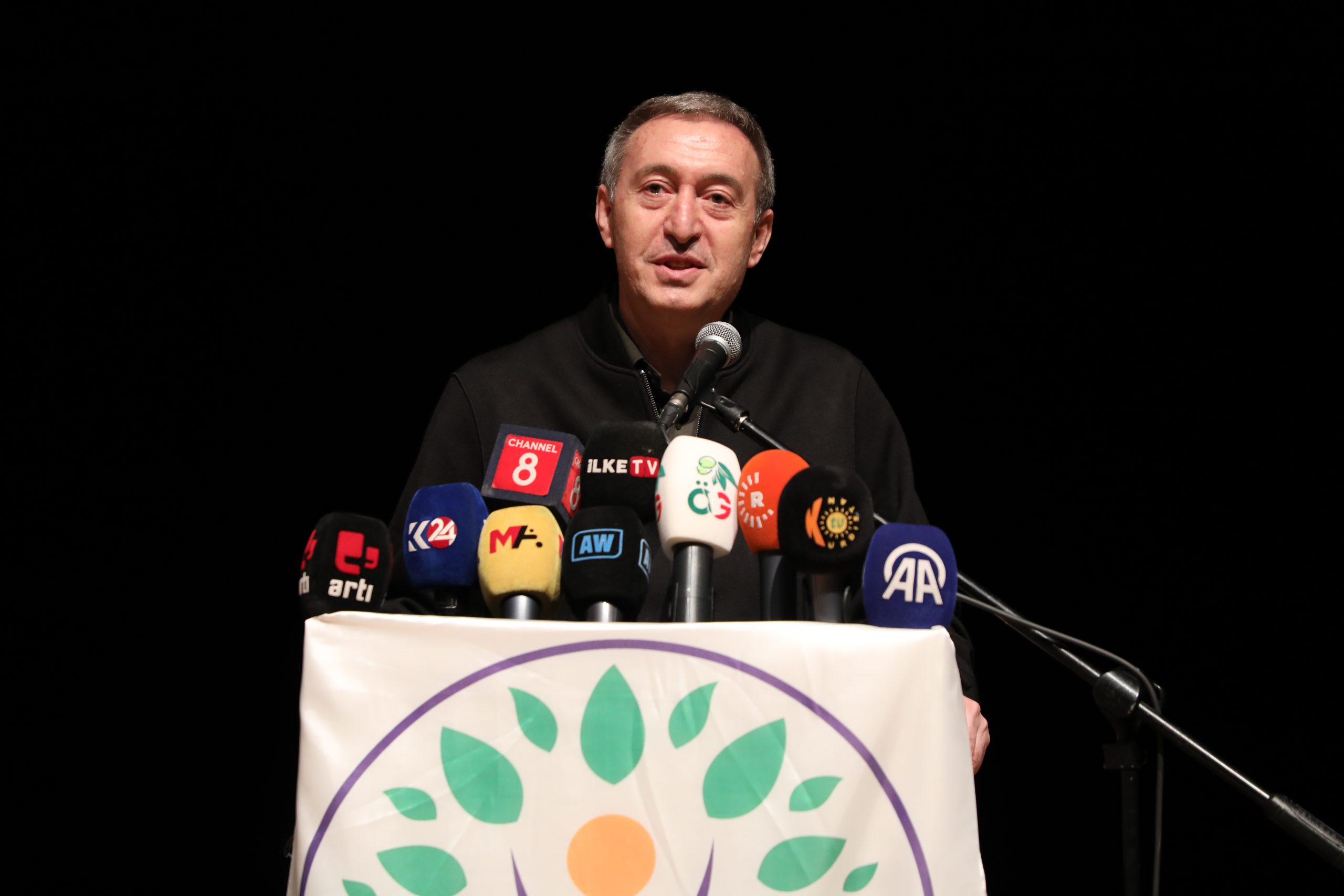 DEM Partili Bakırhan: Bu tartışmalardan bir süreç çıkmasını umuyoruz DEM Partili Bakırhan: Bu tartışmalardan bir süreç çıkmasını umuyoruz