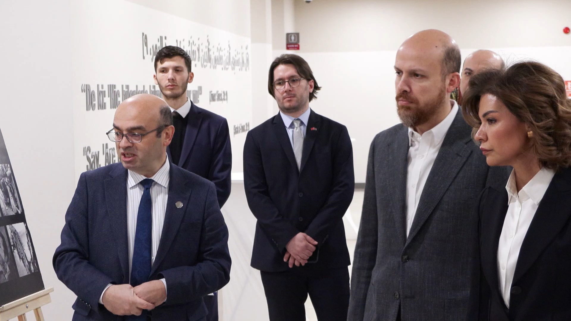 İstanbul 'Hocalı Soykırımı' nın 33'üncü yılında İbn Haldun Üniversitesi'nde fotoğraf sergisi