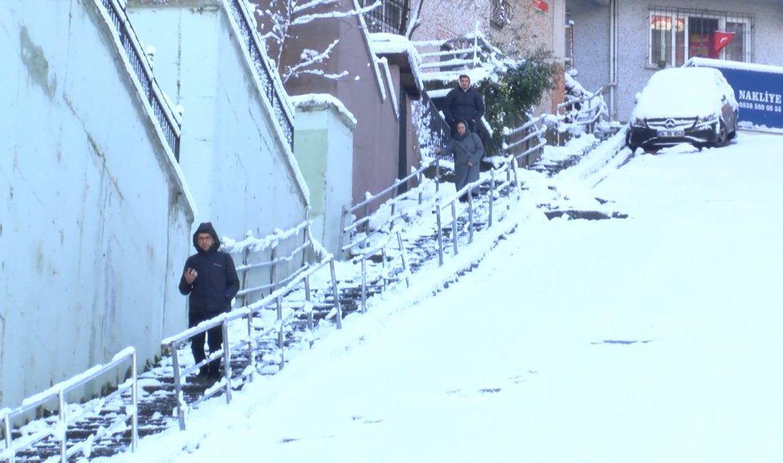 Hasan YILDIRIM/İSTANBUL, – İSTANBUL’da aralıklarla devam eden kar yağışı etkisini