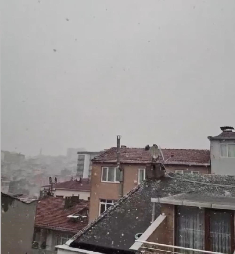 İstanbul Kar yağışı Avrupa Yakası'nda aralıklarla etkisini sürdürüyor