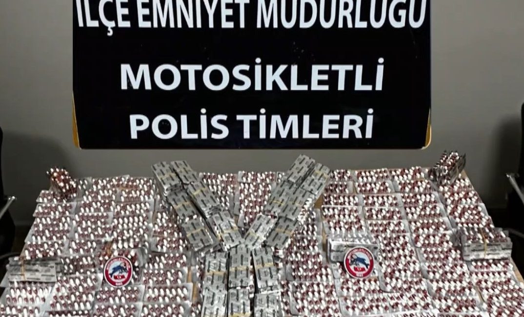 Dilara ŞAHİN/İSTANBUL, – ÜSKÜDAR’da polisin ‘dur’ ihtarına uymayarak kaçan otomobilin